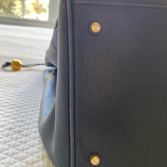 Preowned CHANEL vintage jumbo flap CC turnlock caviar shoulder chain tote bag - Picture 4 of 16